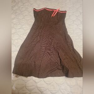 Chic Strapless Brown Dress with Pink Trim